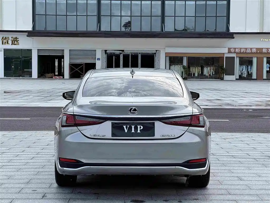 Lexus ES — миниатюра 8