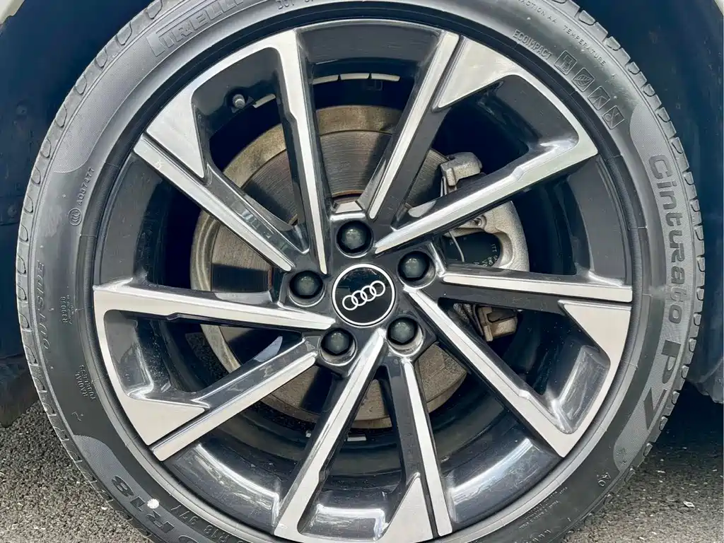 Audi A4L — миниатюра 11