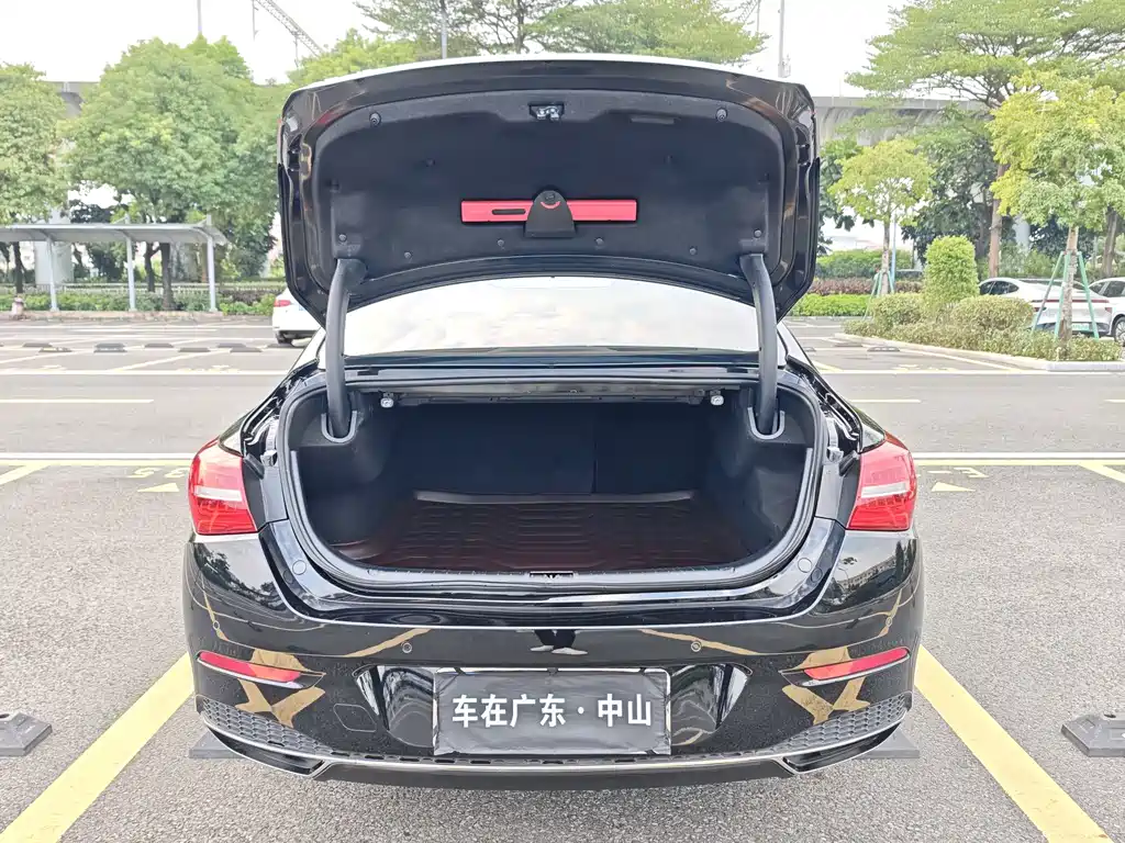 Hongqi Hongqi H5 — миниатюра 20