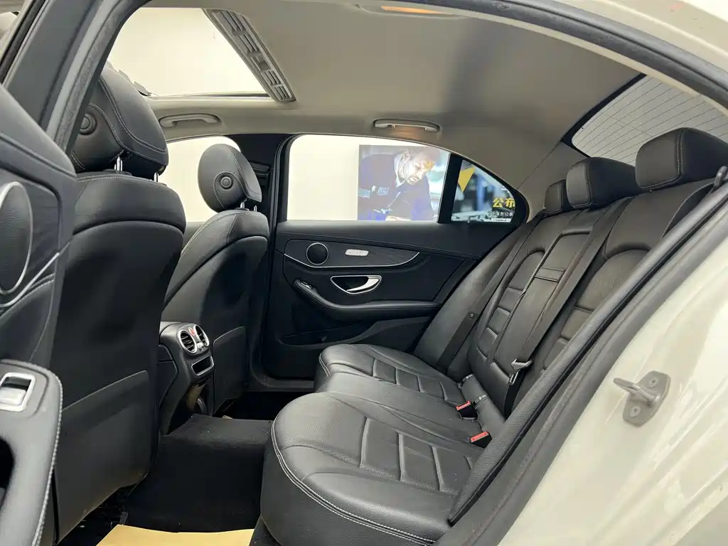 Mercedes-Benz C-Class — миниатюра 20
