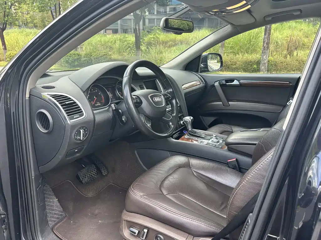 Audi Q7 — миниатюра 12