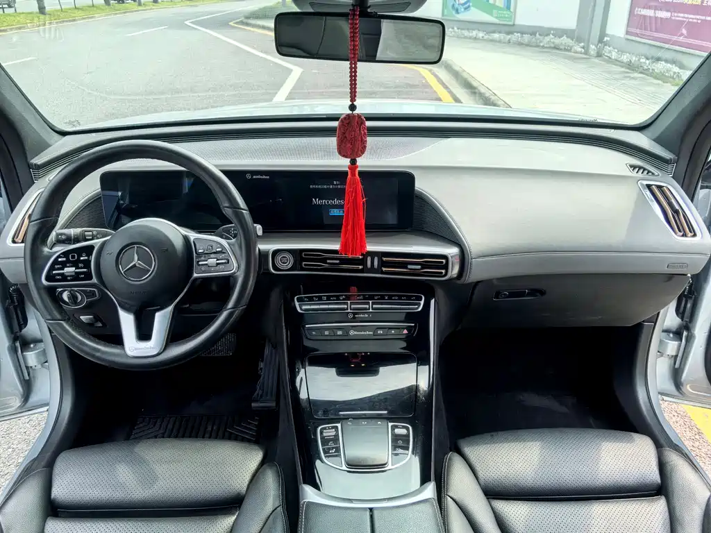 Mercedes-Benz EQC — миниатюра 5