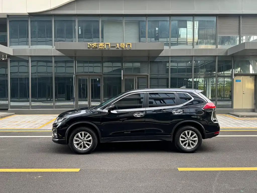 Nissan X-Trail — миниатюра 4
