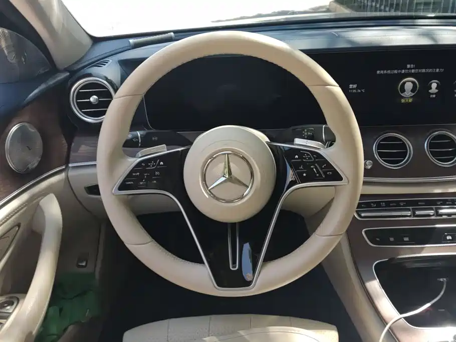 Mercedes-Benz E-Class — миниатюра 15
