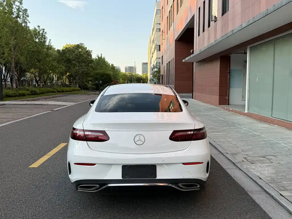 Mercedes-Benz E-Class (Import) — миниатюра 25