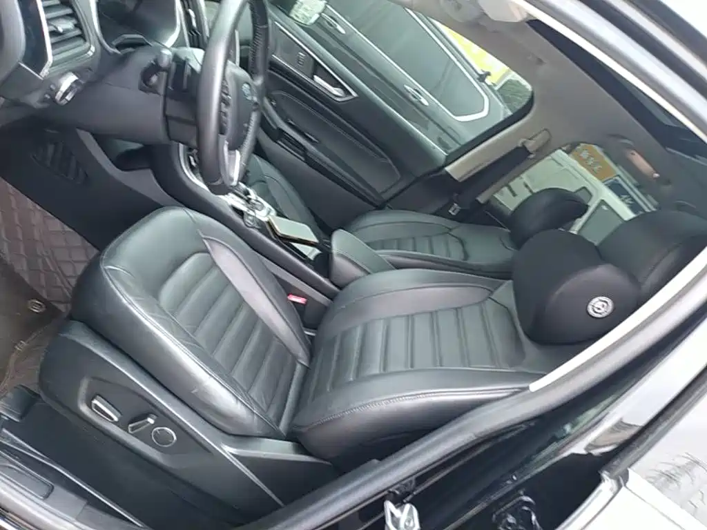 Ford Edge — миниатюра 15