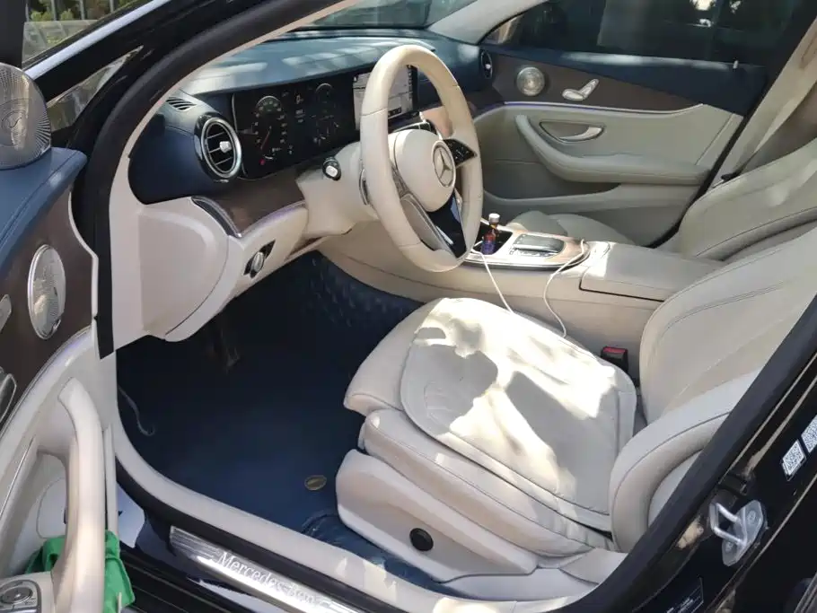 Mercedes-Benz E-Class — миниатюра 9