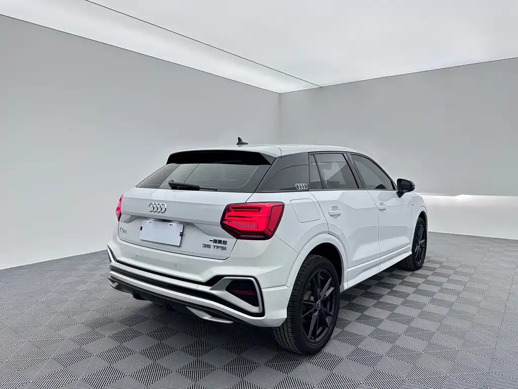 Audi Q2L — миниатюра 6