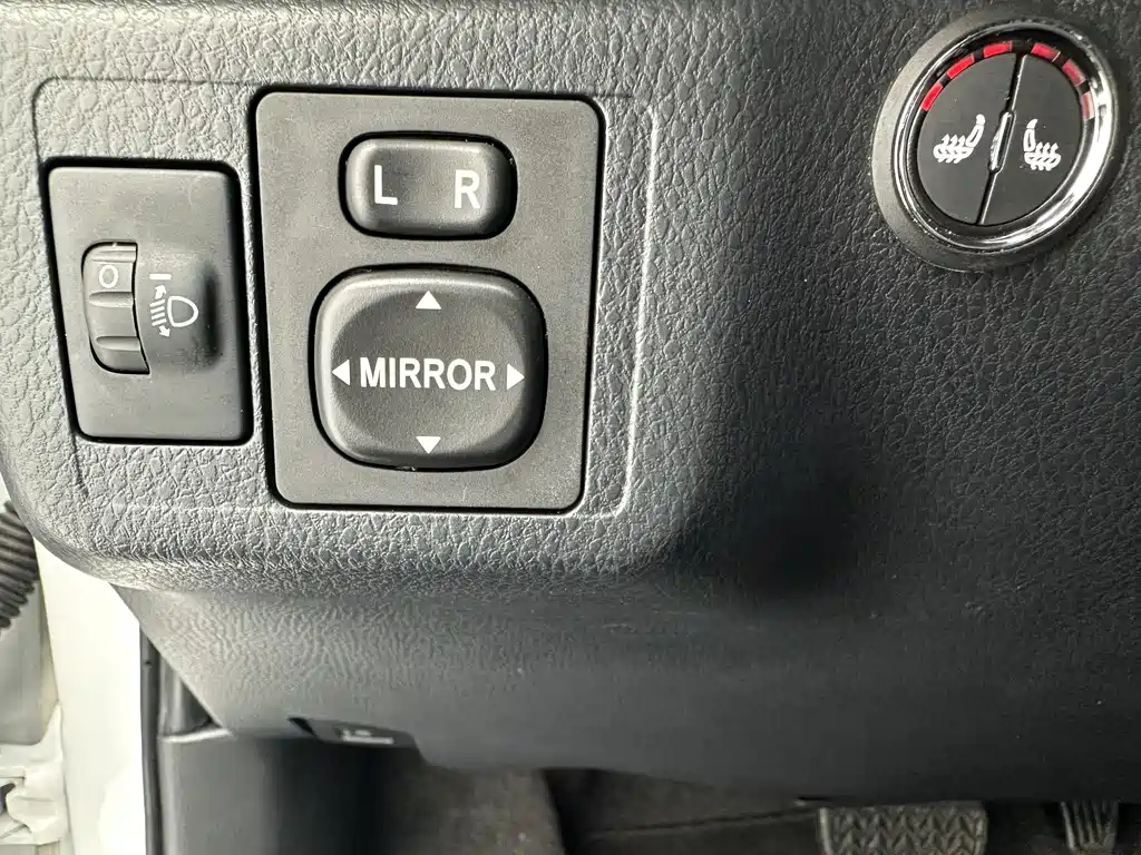 Toyota Yaris L — миниатюра 11