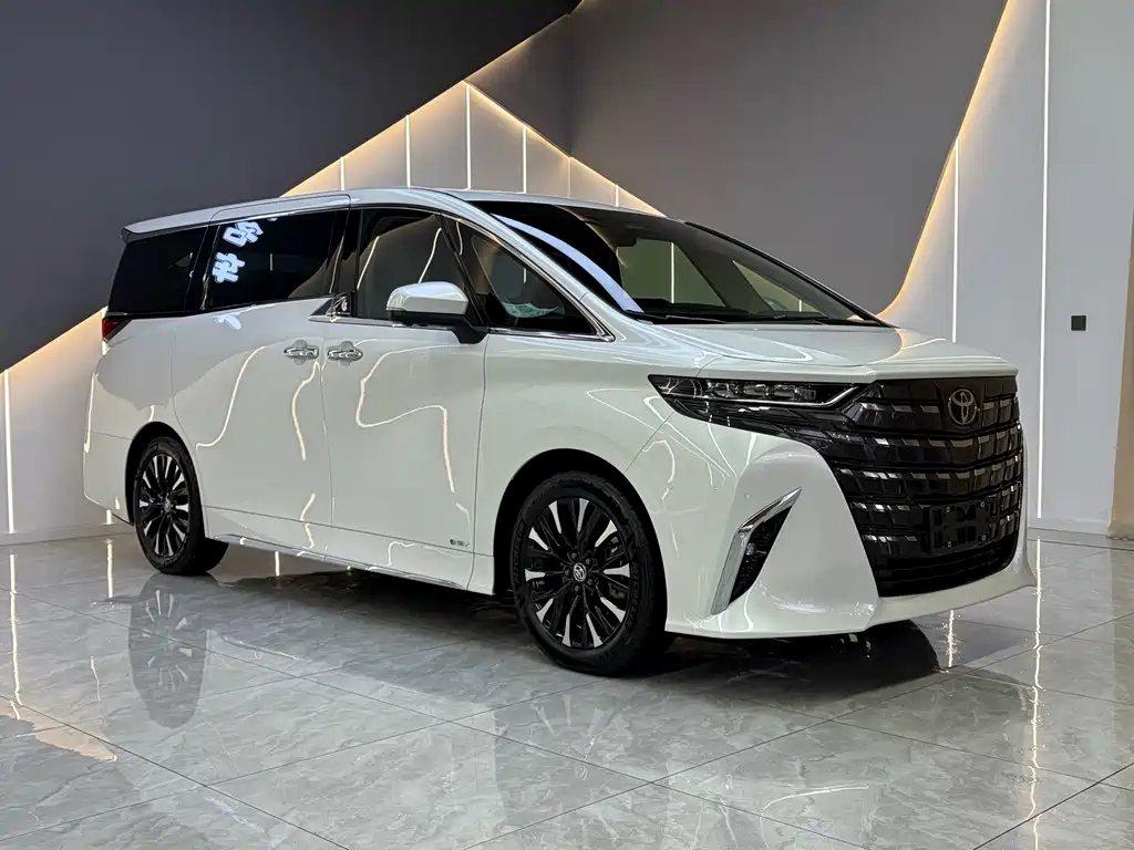 Toyota Alphard — миниатюра 3