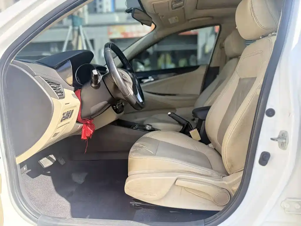 Changan Eado New Energy — миниатюра 8