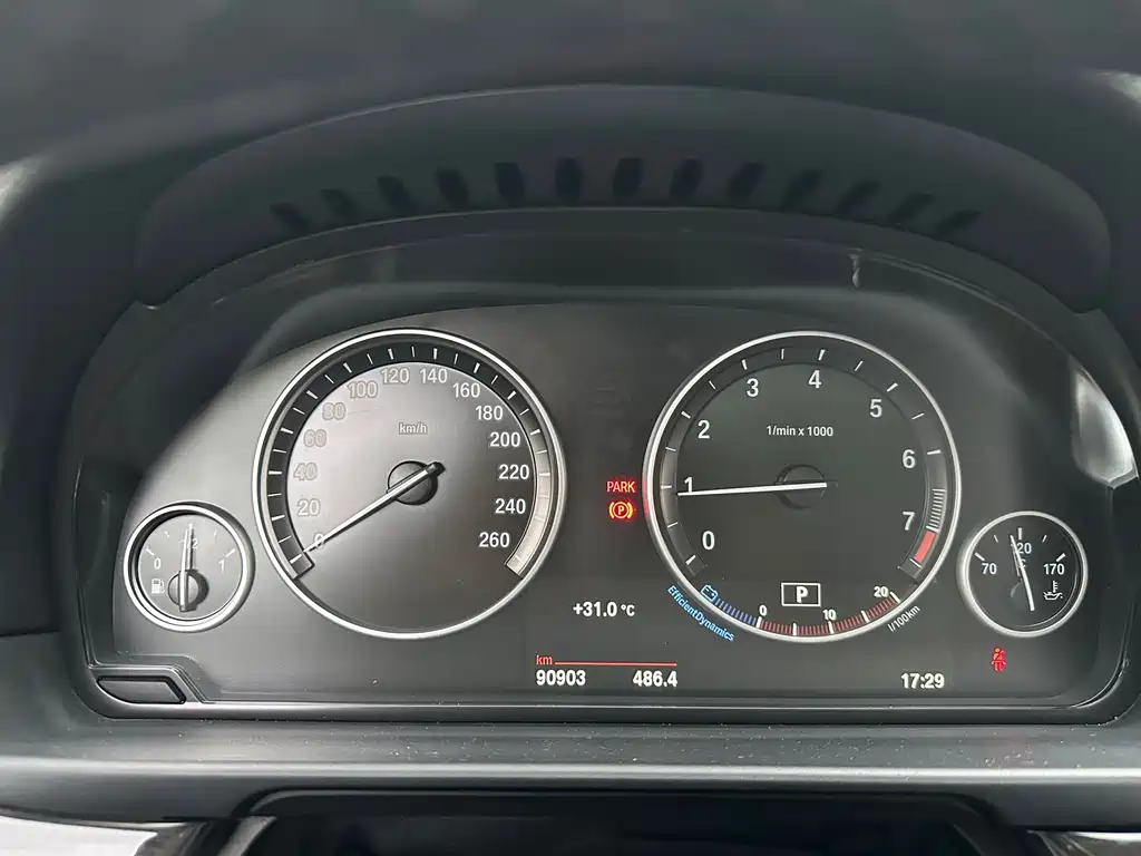 BMW 5 Series — миниатюра 14