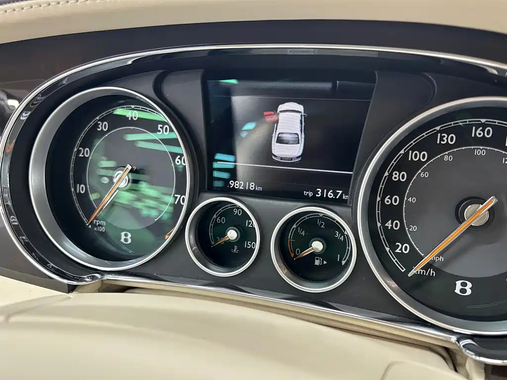 Bentley Flying Spur — миниатюра 11