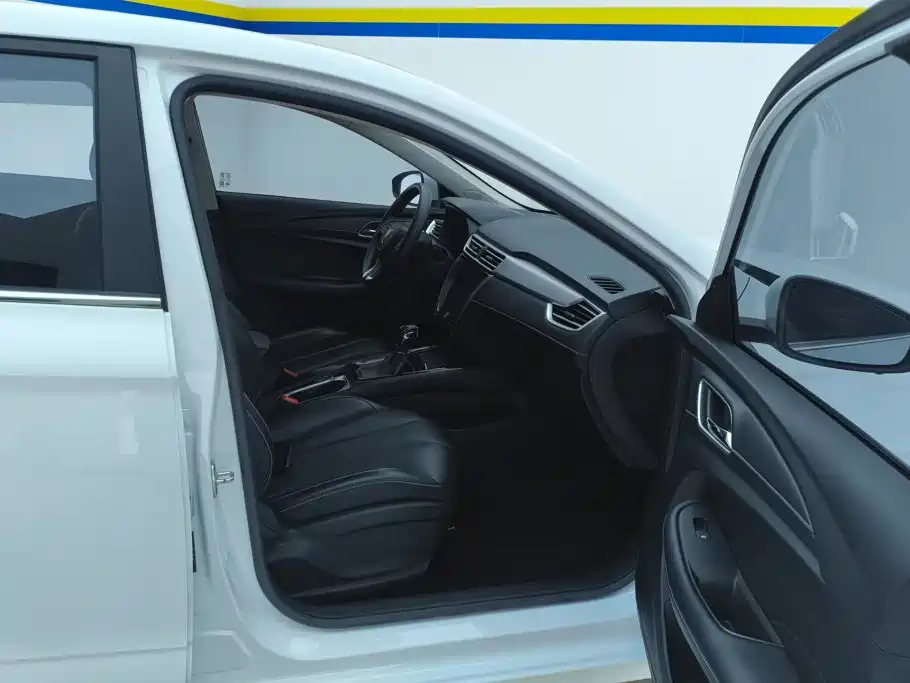Roewe i5 — миниатюра 8