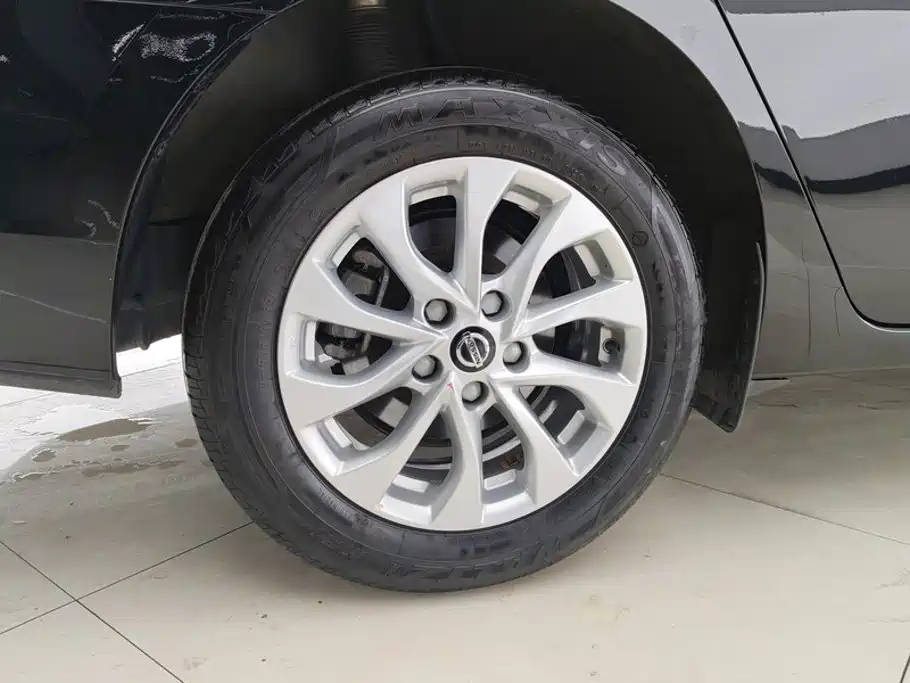 Nissan Sylphy — миниатюра 6