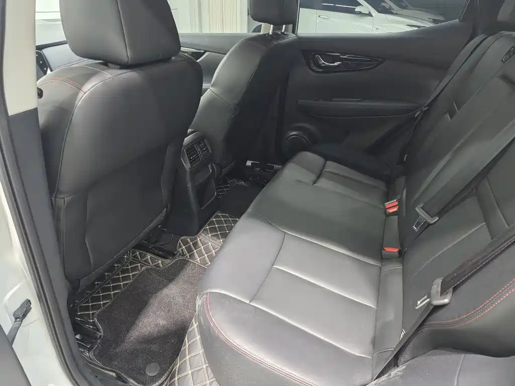Nissan Qashqai — миниатюра 10