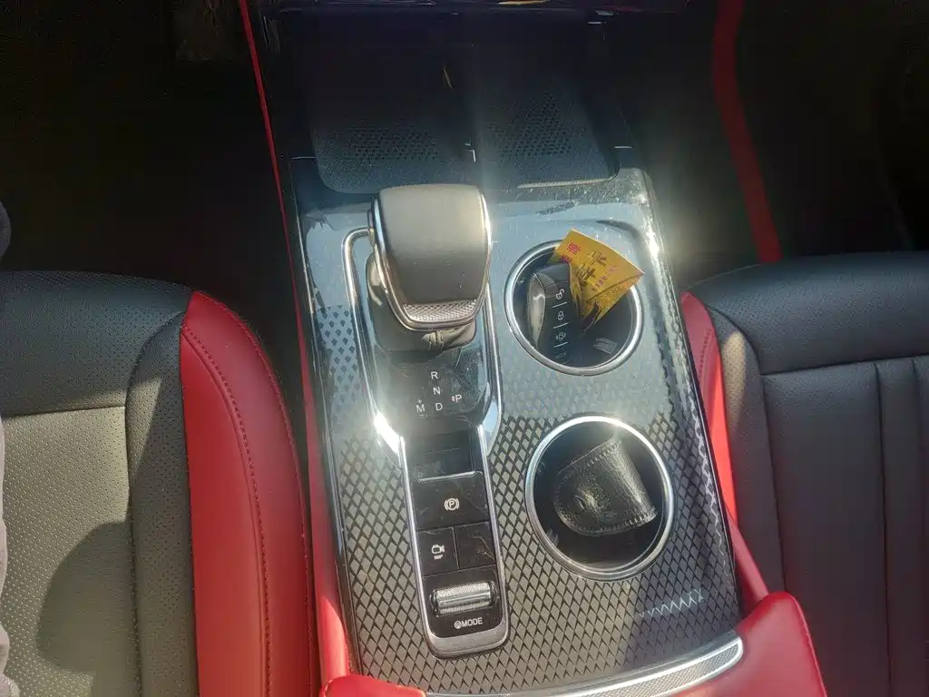 Hongqi Hongqi HS3 — миниатюра 10