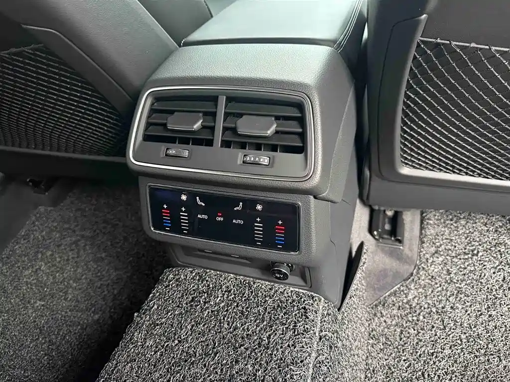 Audi A6L — миниатюра 9
