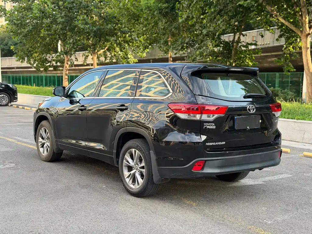 Toyota Highlander 2018 2.0T Elite 5 мест V