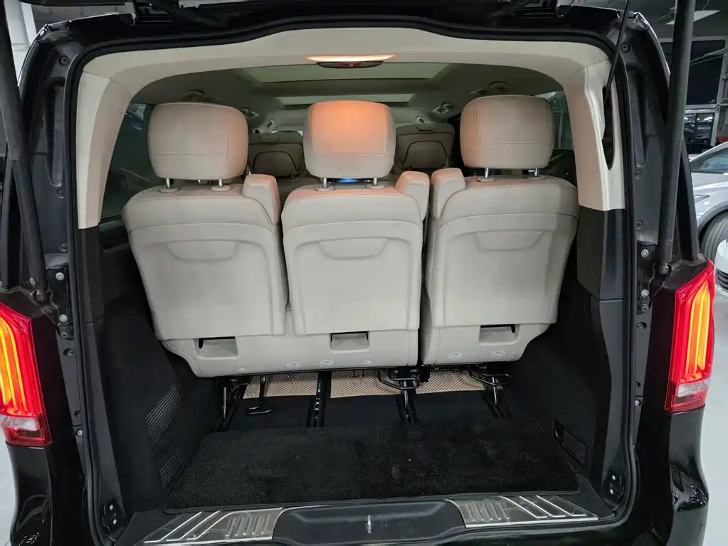 Mercedes-Benz V-Class — миниатюра 13