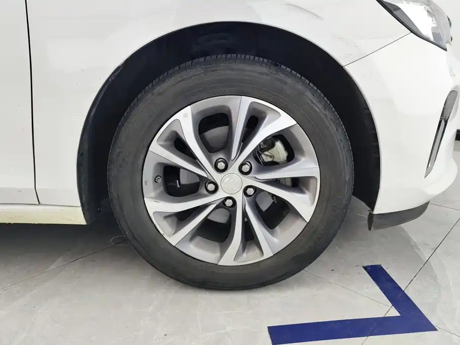 Buick Verano — миниатюра 6