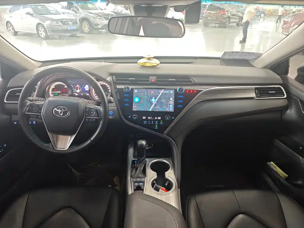 Toyota Camry — миниатюра 13
