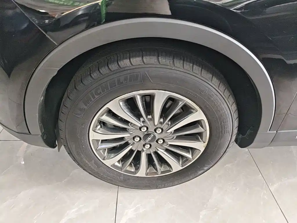Lincoln Nautilus (Import) — миниатюра 23