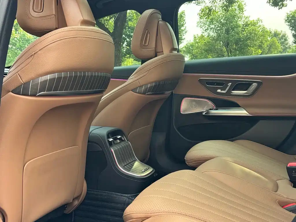 Mercedes-Benz E-Class — миниатюра 9