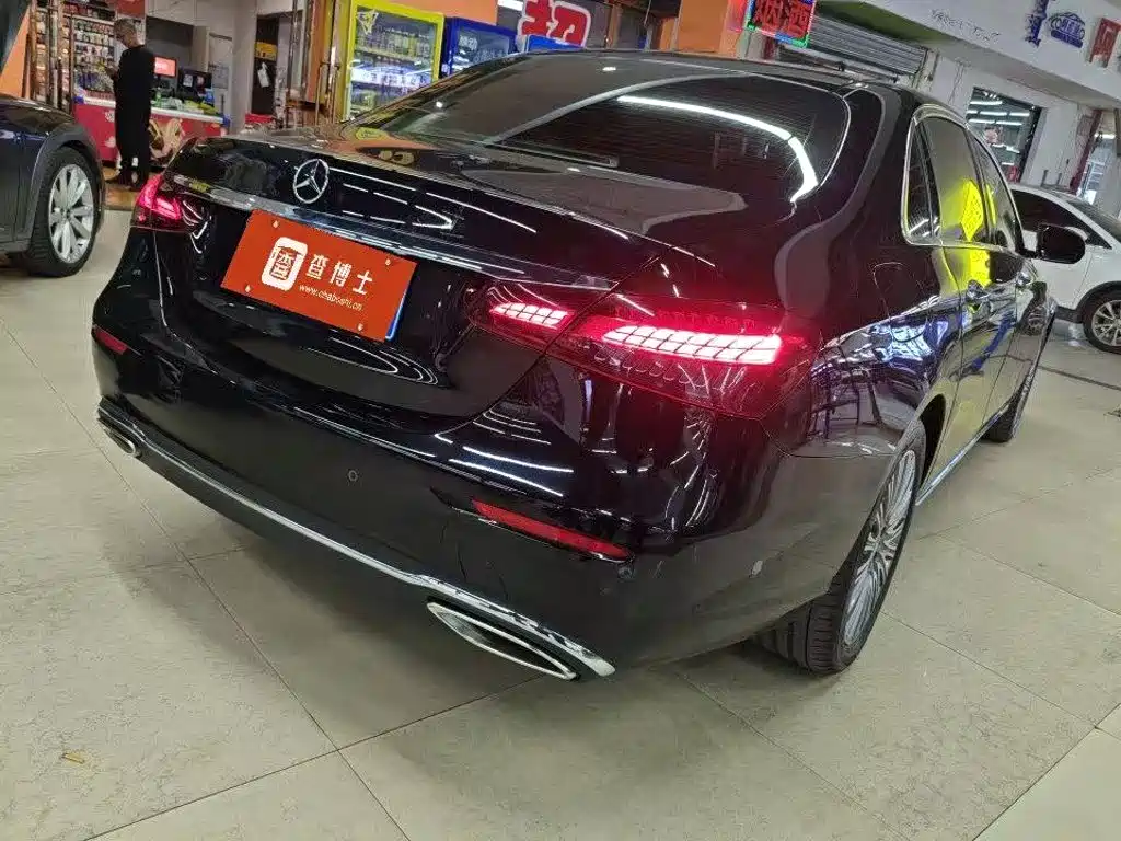 Mercedes-Benz E-Class — миниатюра 4