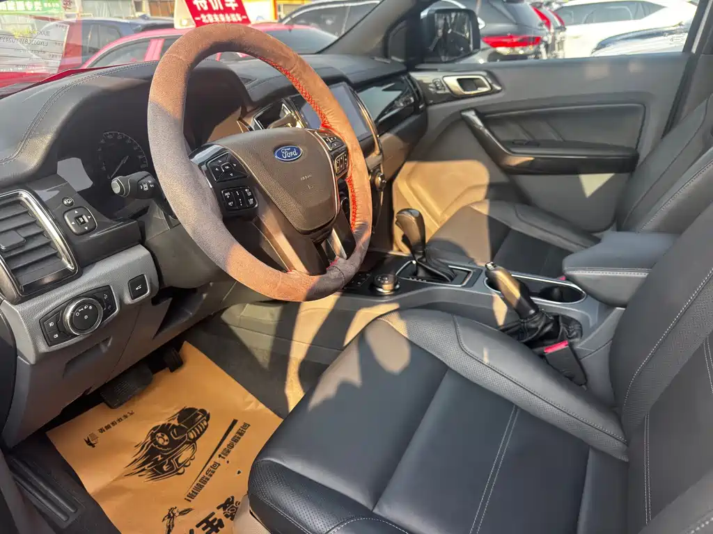 Ford Everest — миниатюра 16