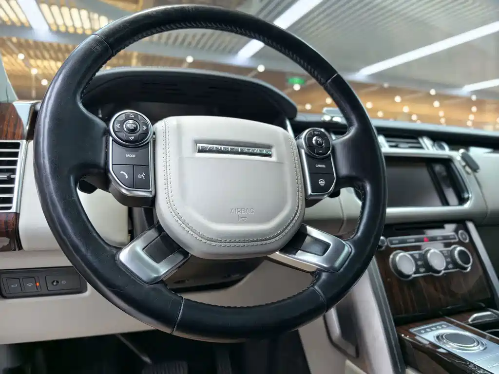 Land Rover Range Rover — миниатюра 8