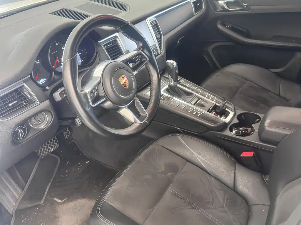 Porsche Macan — миниатюра 4