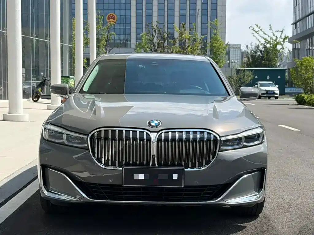 BMW 7 Series — миниатюра 2