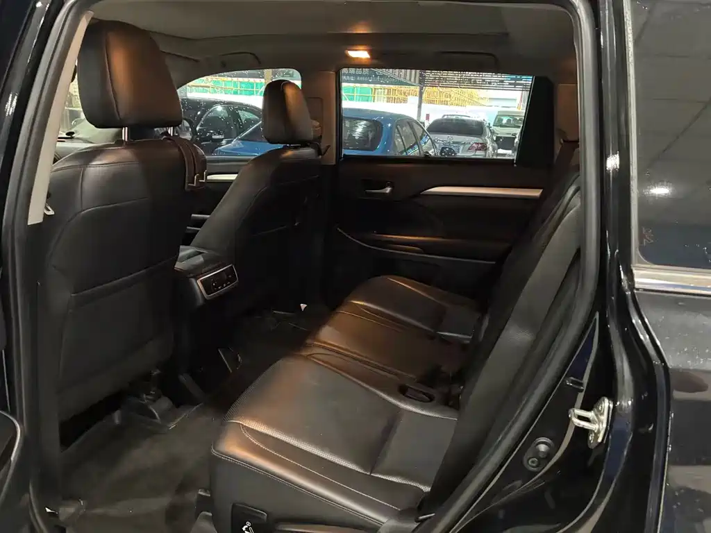 Toyota Highlander — миниатюра 6