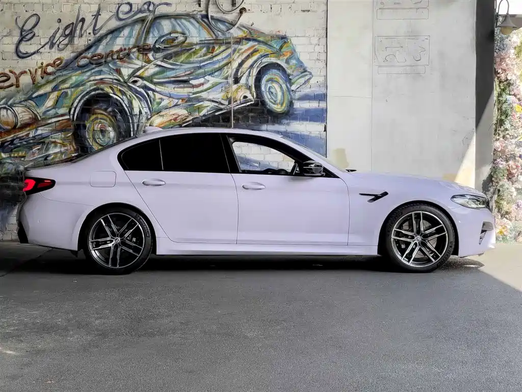 BMW  M5