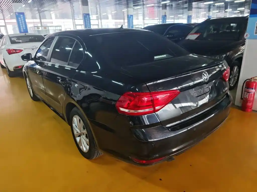 Volkswagen Lavida — миниатюра 5