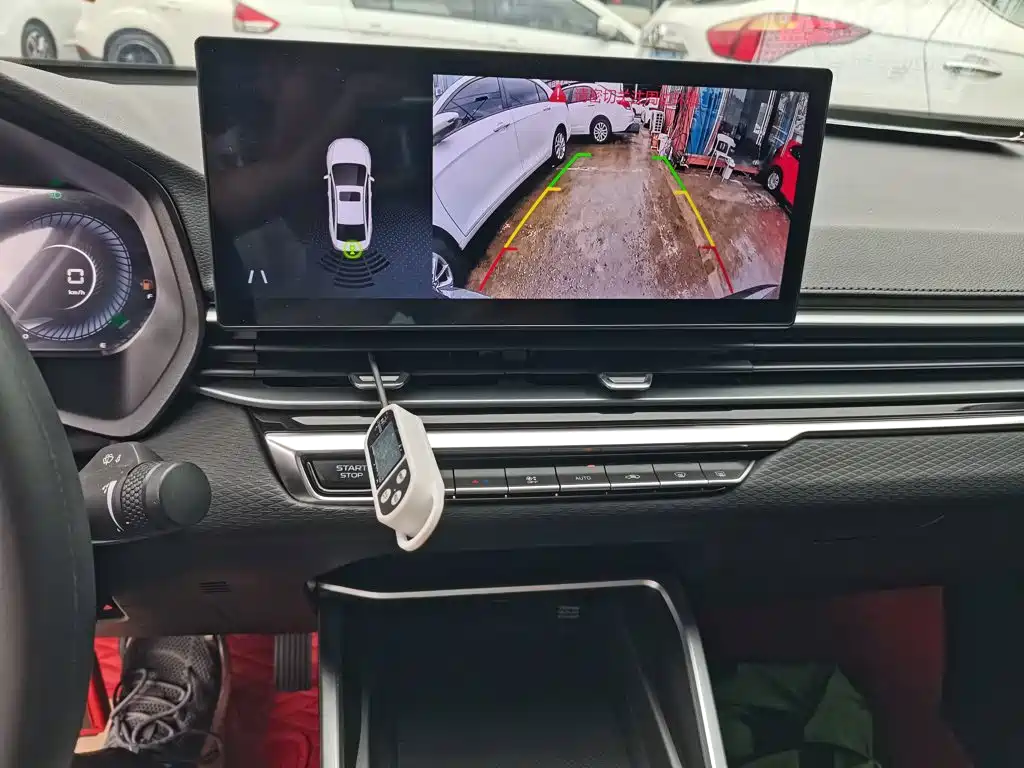 Geely Emgrand — миниатюра 13
