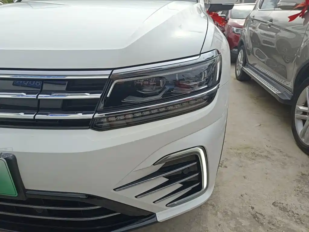 Volkswagen Tiguan L PHEV — миниатюра 24