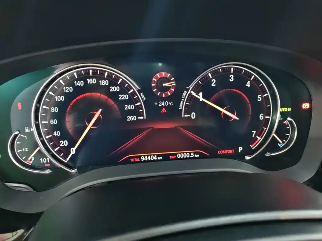 BMW 5 Series — миниатюра 12