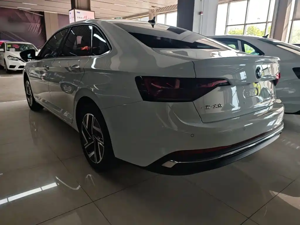 Volkswagen Sagitar 2026 3000 300TSI DSG