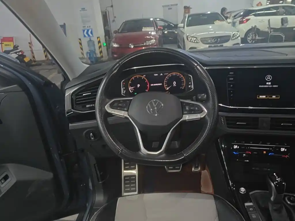 Volkswagen X — миниатюра 11