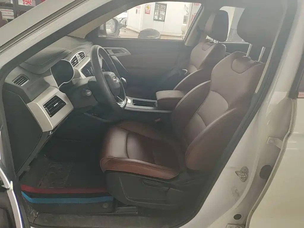 Geely Boyue — миниатюра 15
