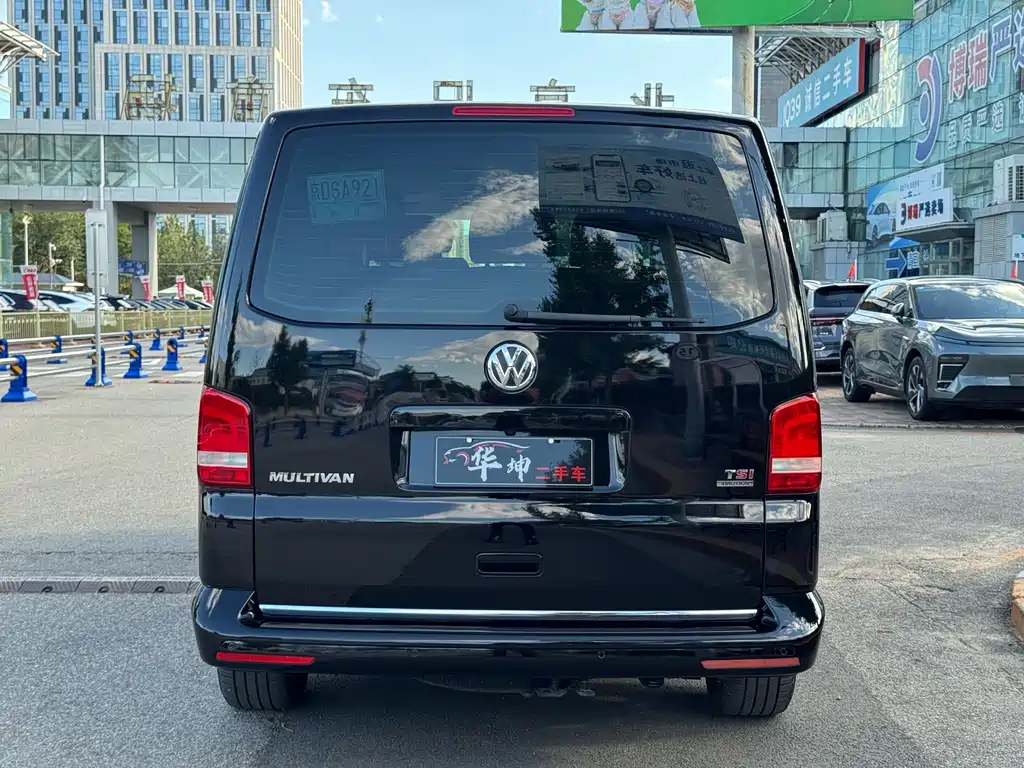 Volkswagen Multivan — миниатюра 10