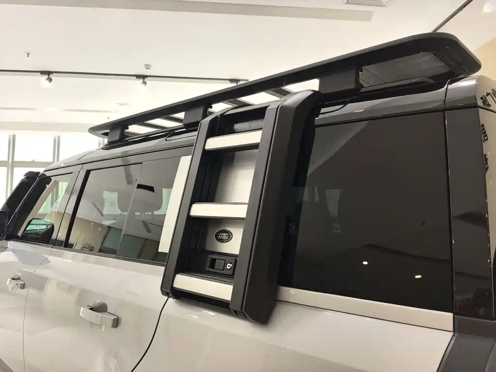 Land Rover Defender — миниатюра 12