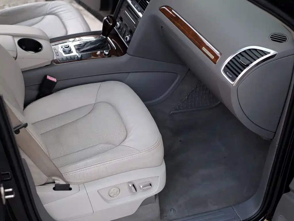 Audi Q7 — миниатюра 35