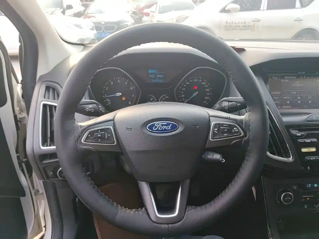 Ford Focus — миниатюра 11
