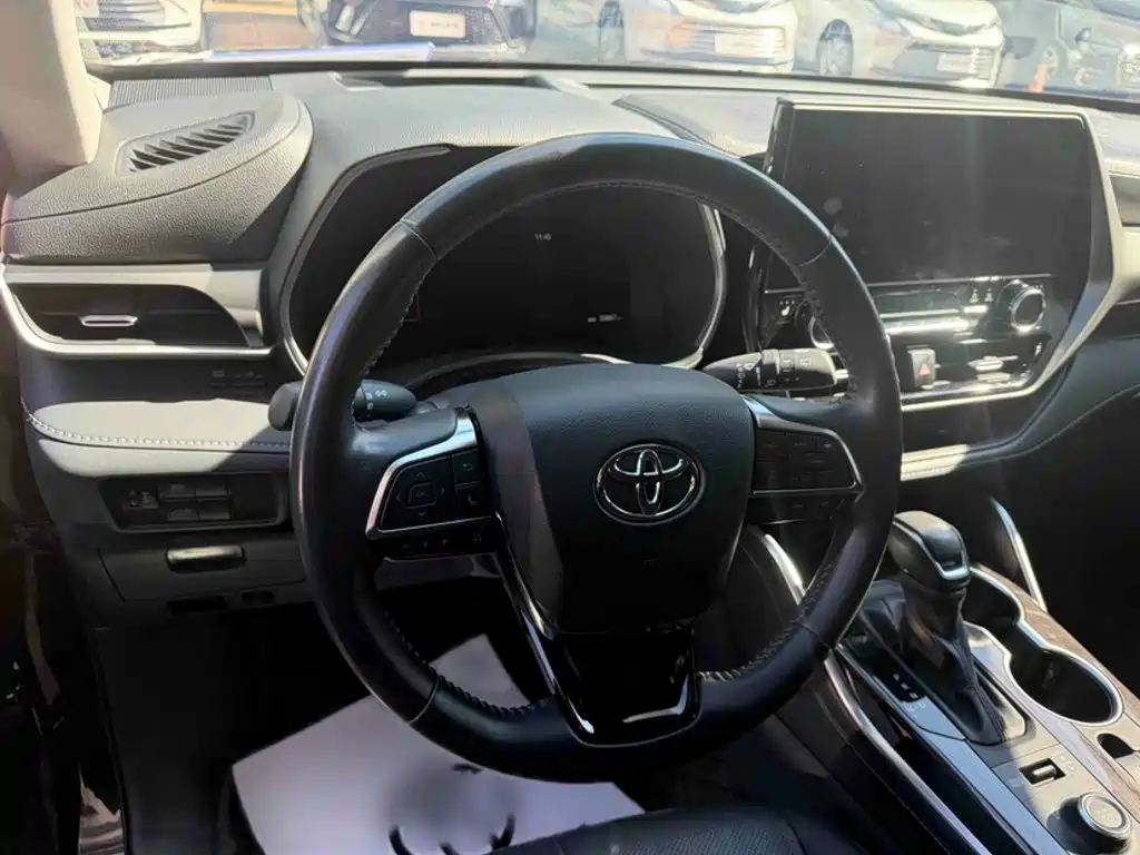 Toyota Highlander — миниатюра 8