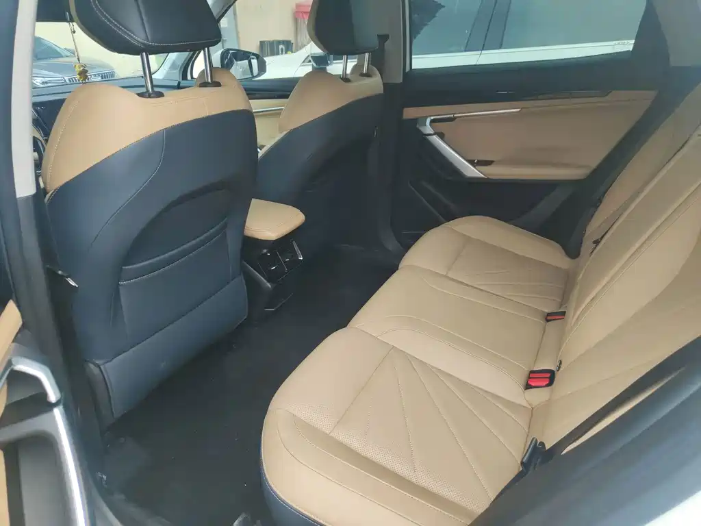 Geely Boyue L — миниатюра 5
