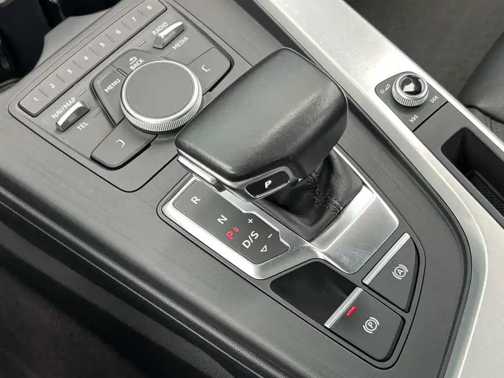 Audi A4L — миниатюра 8