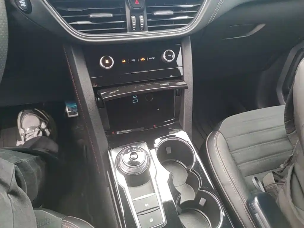 Ford Escape — миниатюра 19